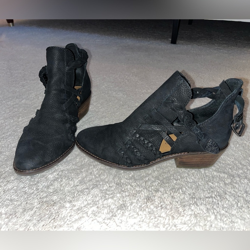 Lucky brand black booties 7.5 Forbas